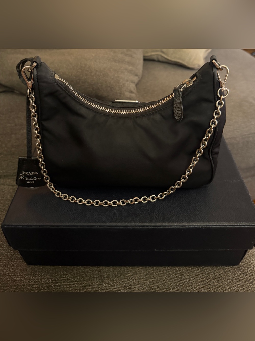 PRADA RE-EDITION 2005 RE-NYLON BAG - Picture 4 of 11